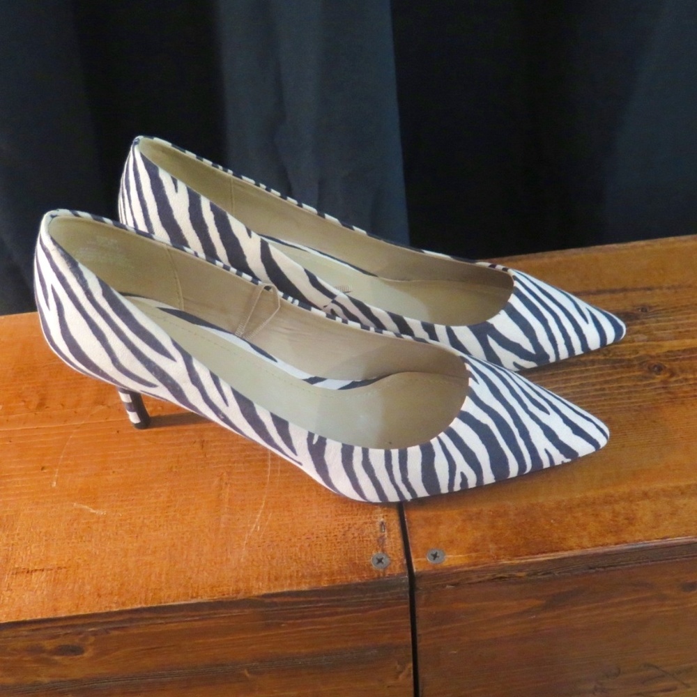 Zebra pattern, Kitten heel